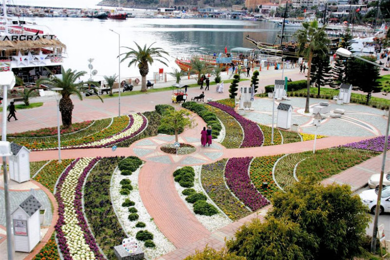 Mehr als 1 Million Pflanzen in den Parks von Alanya